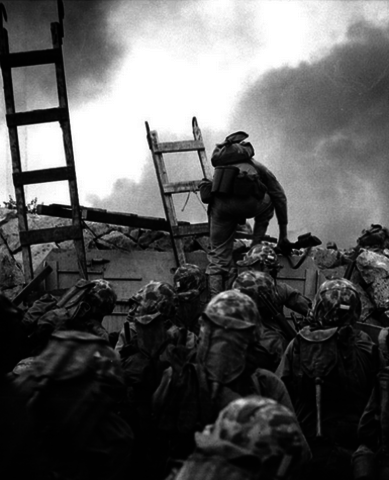 Battle in Inchon/General MacAuthur's Amphibious Landing