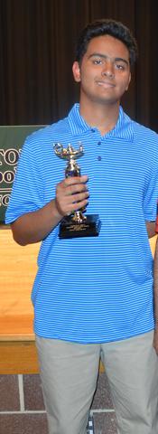 Yo recibí una premio académico en 2014.