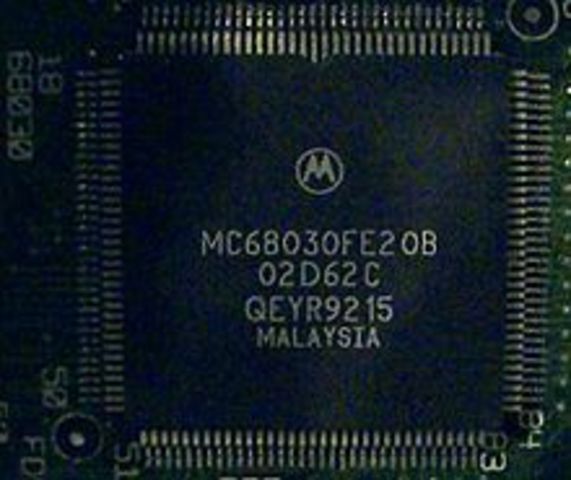 Motorola desarrolla el microprocesador 68030