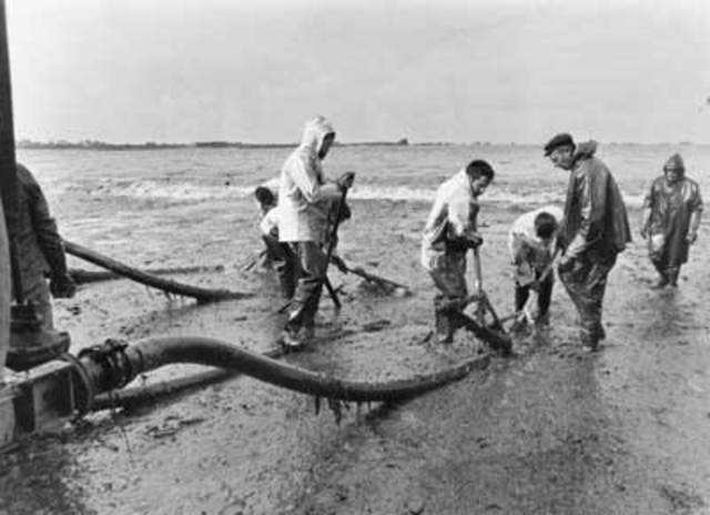 Amoco, Cadiz : 68.7 Million Gallons