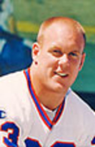 Many people say he frcatured his leg but he didn,t