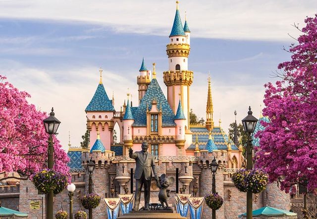 PRIMER VIAJE A DISNEY