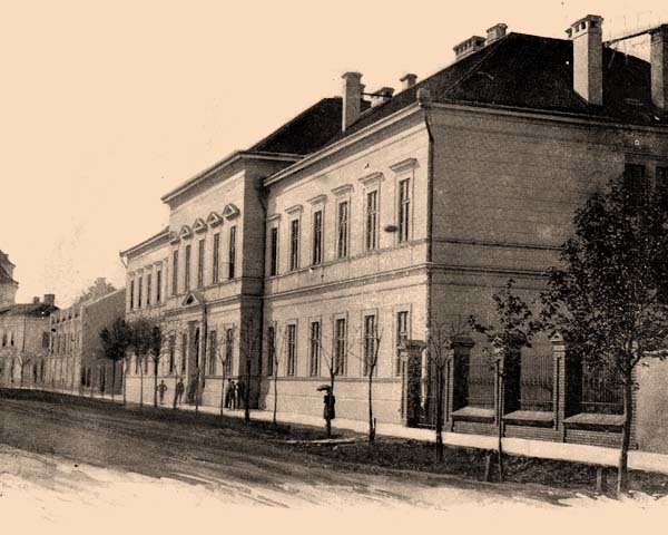 Tanulmányok - gimnázium