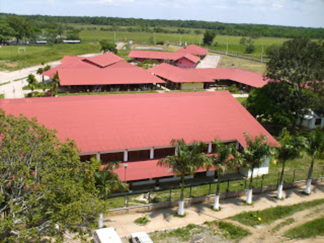 En sexto año me enviaron aun internado.