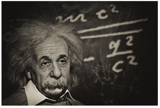 DESCUBRIMIENTO DE ALBERT EINSTEIN