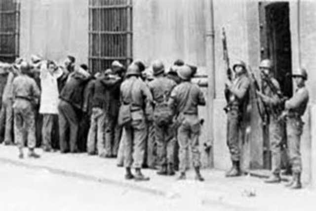 El golpe del estado derrocó al presidente Carlos Humberto Romero