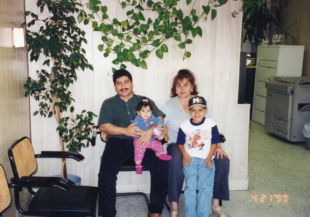 Los Angeles, CA con mis papás y mi hermano Cesar