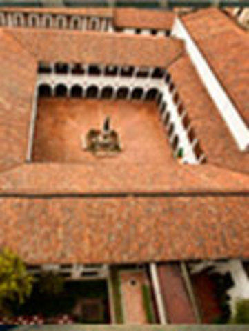 Claustro, patrimonio y monumento nacional