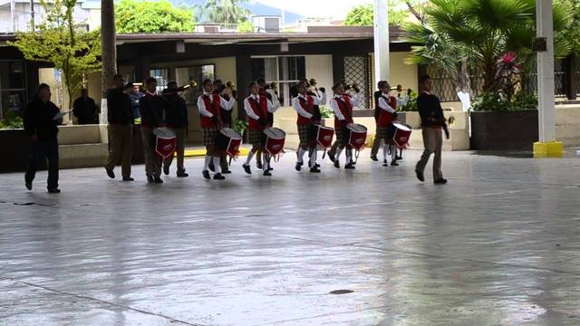 Entrada a la secundaria.