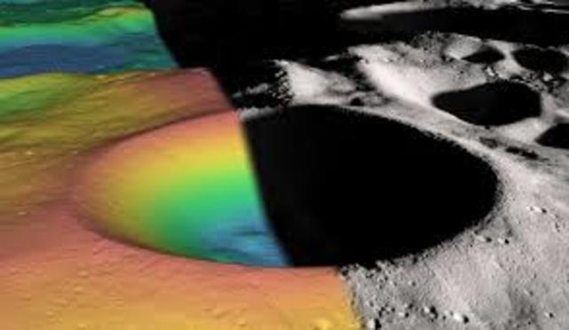 fotografías de la Luna. Encontró indicios de hielo en los cráteres polares.