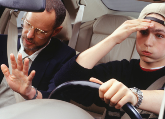 me enseño a conducir