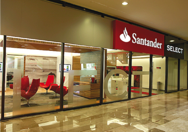 La subsidiaria del banco Santander en México rechazó efectuar una transferenciaemitida por el Banco Central de Cuba.