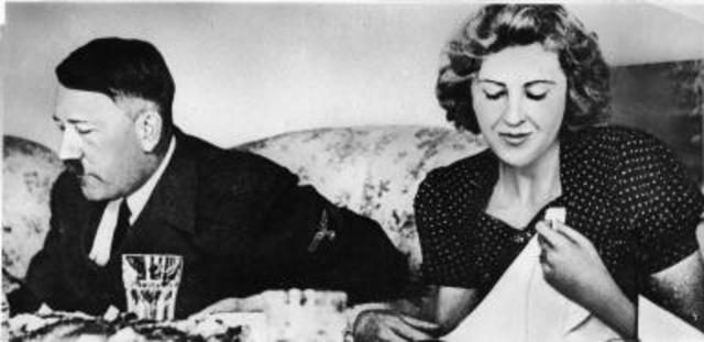 Hitler And Wife Eva Commint Suicde