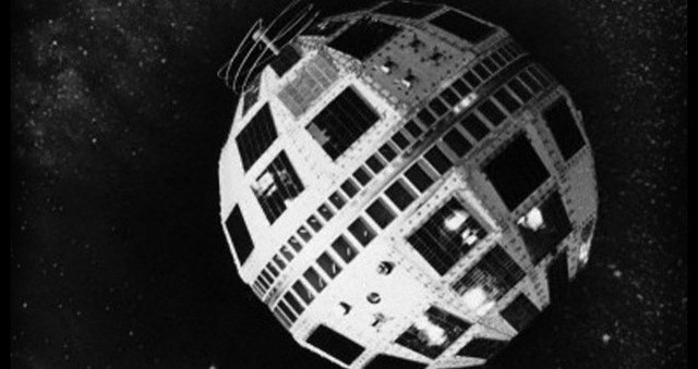 Primer satélite comercial