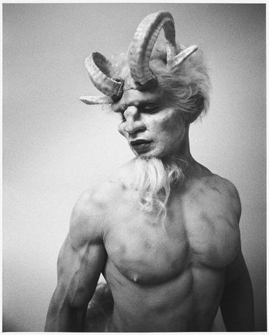 "Envelopa: Drawing Restraint"