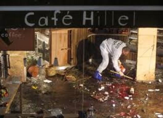 Bombing kills 11 people