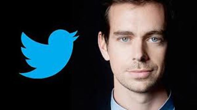 Jack Dorsey gets the idea for twitter