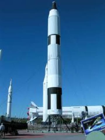 Francia se convierte en el tercer país tras la URSS y EEUU