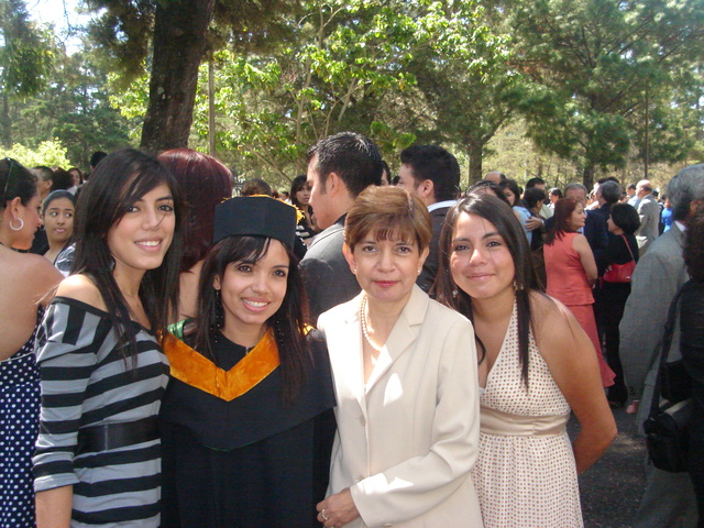 GRADUCION LUCIA ANLEU