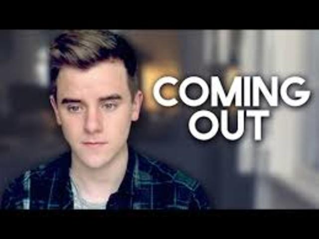 Connor Franta Finally comes out!