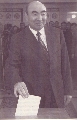 President Askar Akaev Re-elected