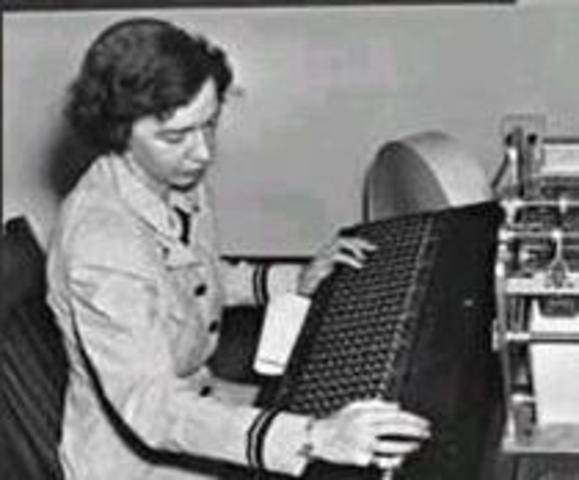 Se crea el primer copilador de computador