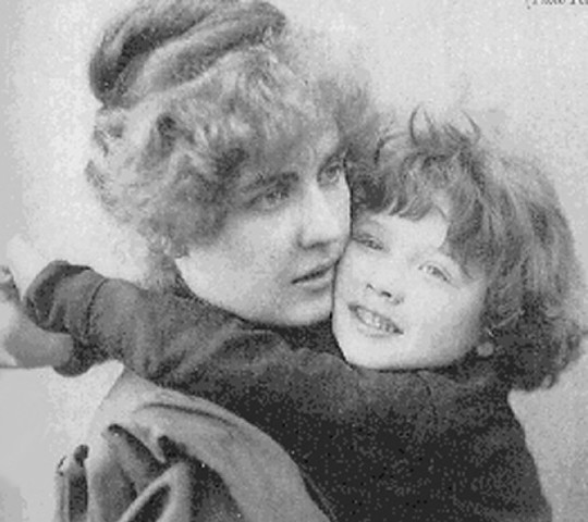 Nacimiento primer hijo, Cyril