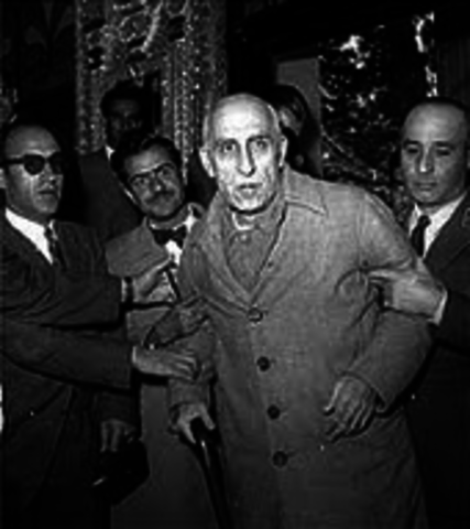 Mossadeq is overthrown