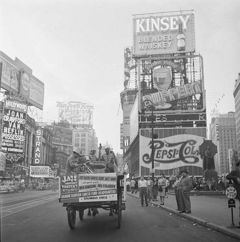 Se empezaron a usar carteles electricos