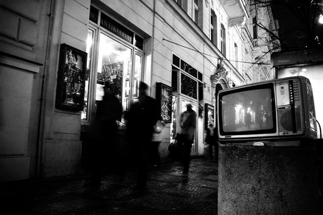 PRIMERAS CONEXIONES PARA LA TRANSMISION DE SEÑALES TELEVISIVAS.