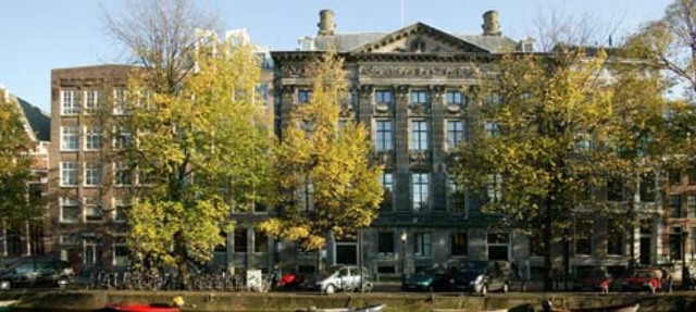 Michael Faraday was associated member to the Royal Institute of the Netherlands