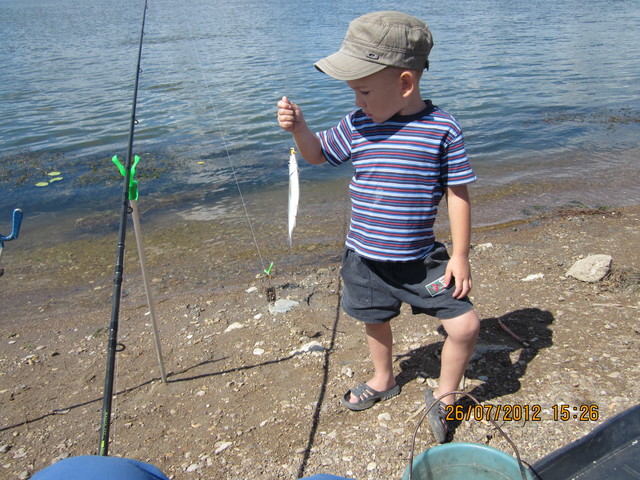 я люблю ловить рыбу.