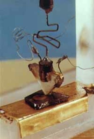Nace el transistor