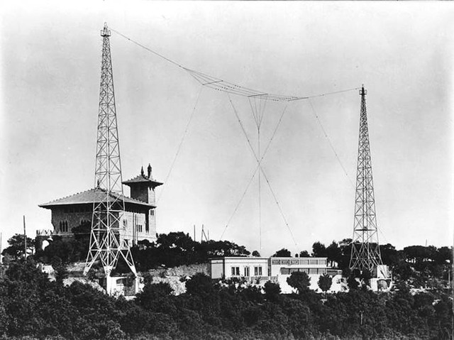 INGENIERO WILLIAN RAE JOUN PROPUSO QUE LAS TORRES DE RADIO PUDIERAN SOPORTARAN UNA RED TELEFONICA