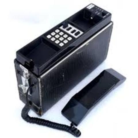 CREACIÓN DEL TELÉFONO MÓVIL