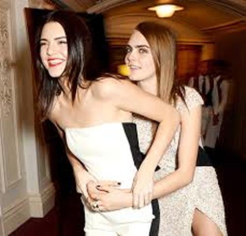 Kendall y la modelo Cara Delevinge anunciaron que no hiban a participar en el desfile de Victoria Secret Fashion Show 2014, ya que iban a modelar en Channel el mismo día