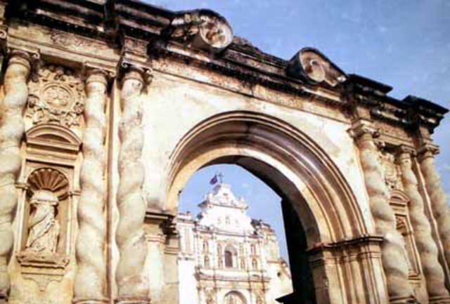 Traslado de la ciudad capital al Valle de la Ermita