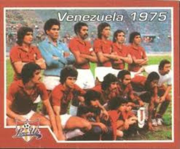 La Vinotinto, y su uniforme de 1975