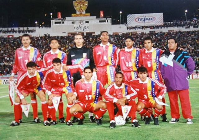 el uniforme de la vinotinto de 1993