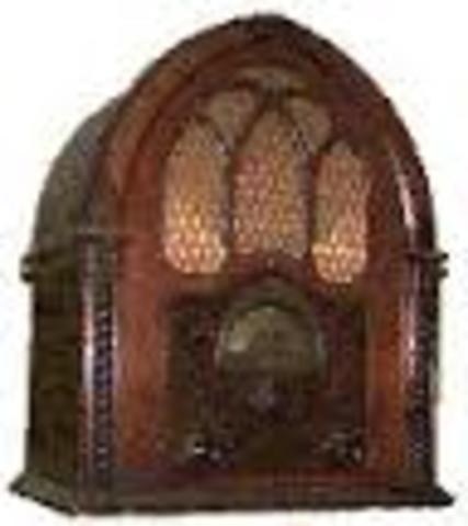 the first radio was made in 1895