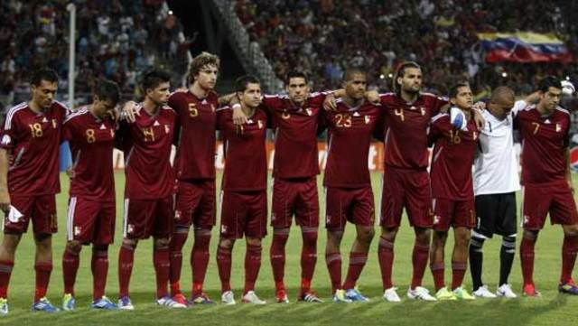 uniforme de 2011 a 2013