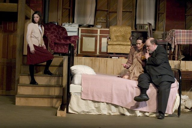 Anne's family arrives at the Secert Annex