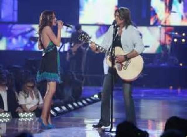 Miley and Billy Ray Cyrus Host the CMT Music Awards