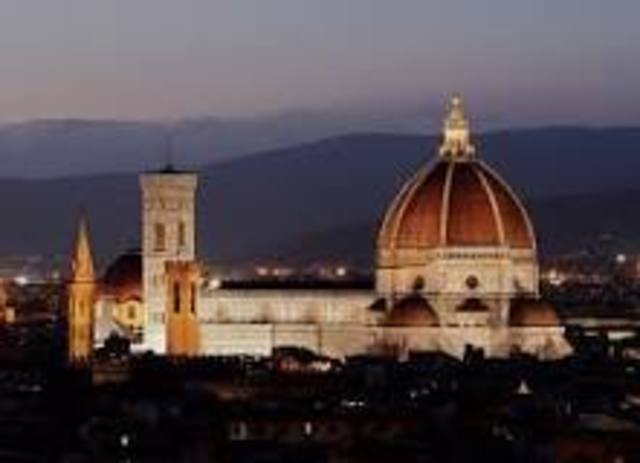 Leonardo returns to Florence