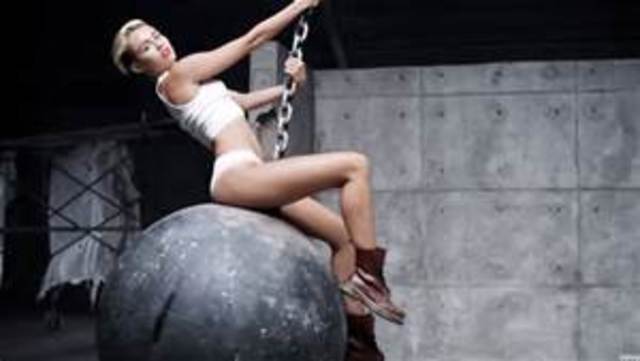 Miley's `Wrecking Ball` Video is Released