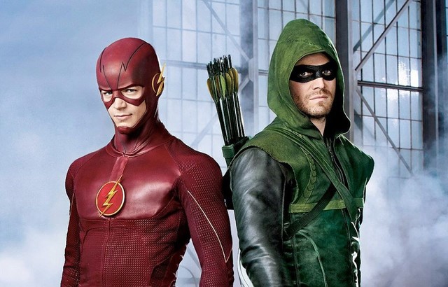 Flash y Arrow trabajan juntos