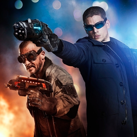 Flash conoce a capiatn Frio