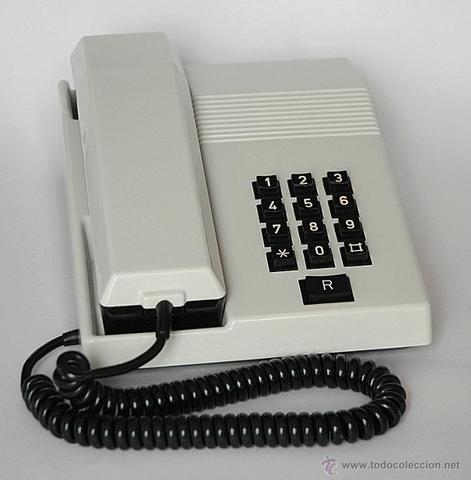 El primer teléfono en casa.