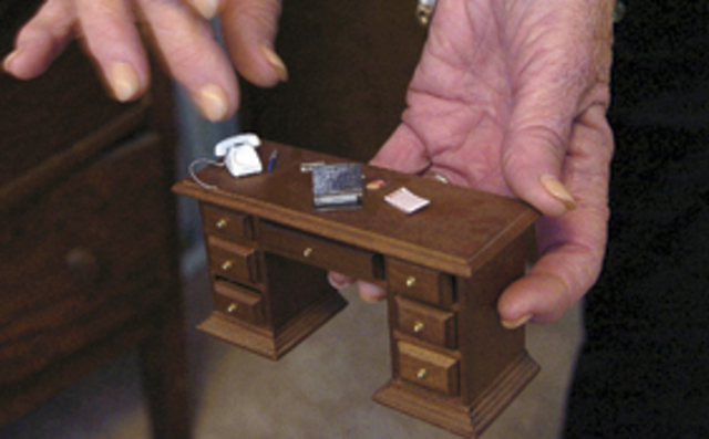 An Back and Forth Argument Between Anne and Dussel About a Tiny Desk