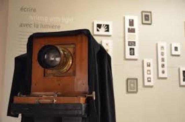 Fotografía (elemental) por Nicéforo Niepce1835. Clave Morse por Samuel Finley Morse